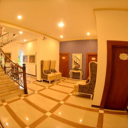 Negombo New Queen'S Palace Esterno foto