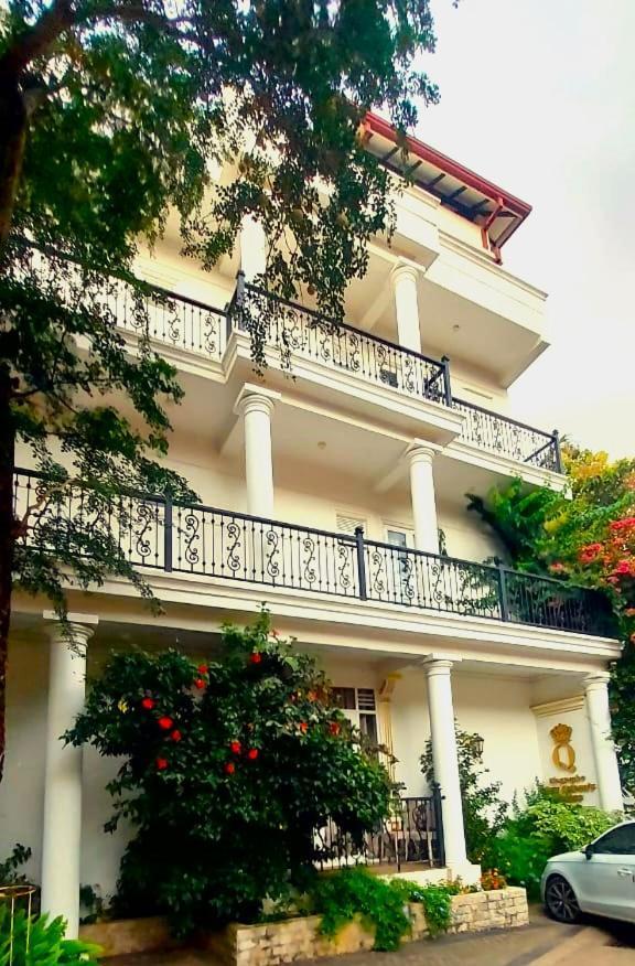 Negombo New Queen'S Palace Esterno foto