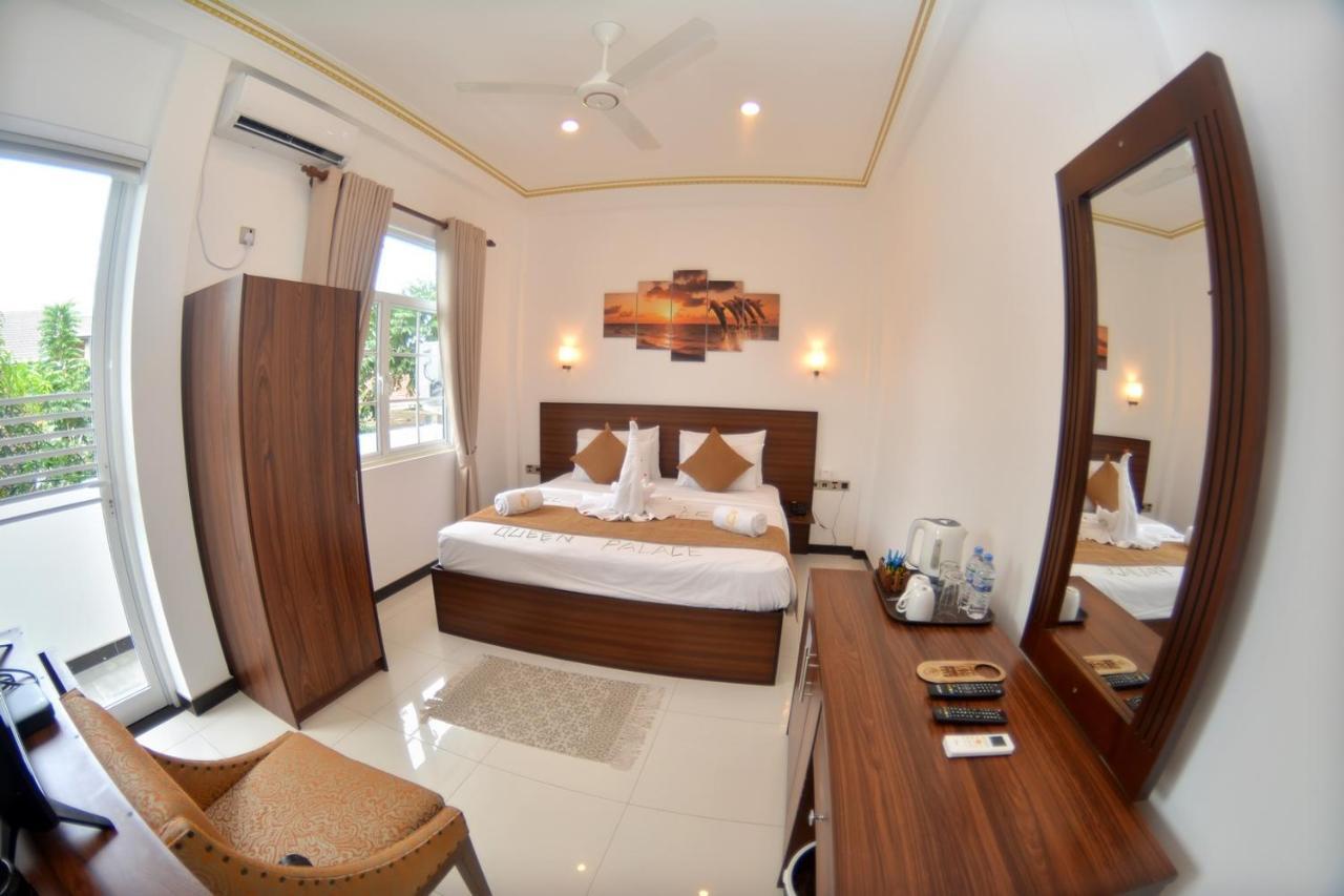 Negombo New Queen'S Palace Esterno foto